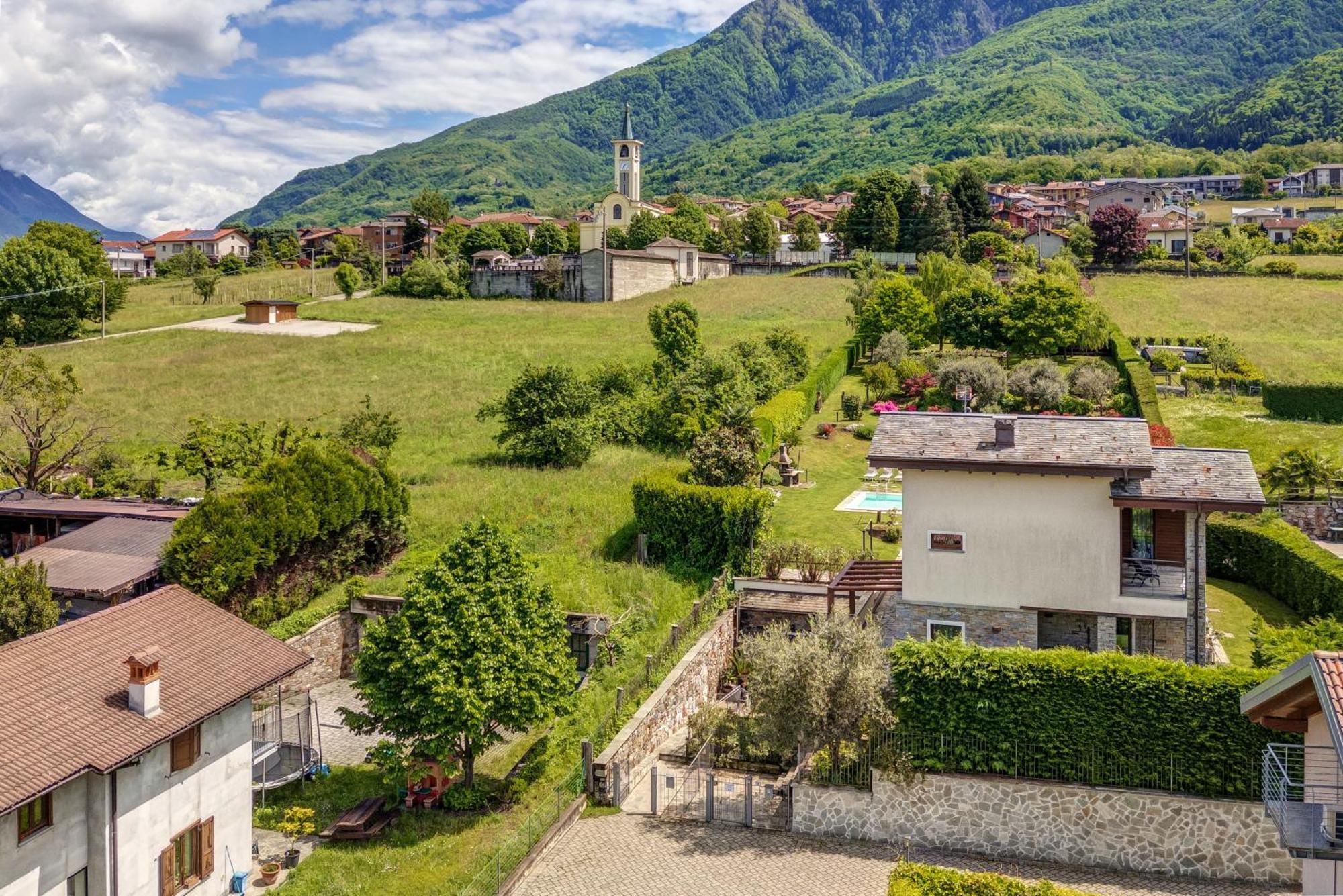 Villa La Corte With Amazing Pool And Garden Colico Exterior photo